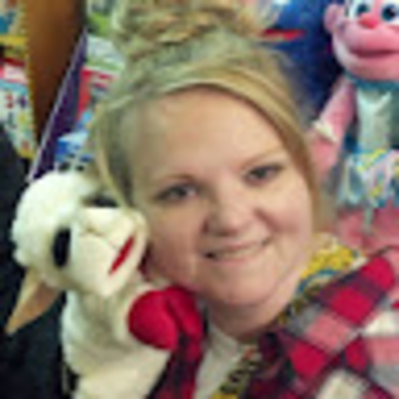 Meet your Posher, Amanda - Picture 1 of 1